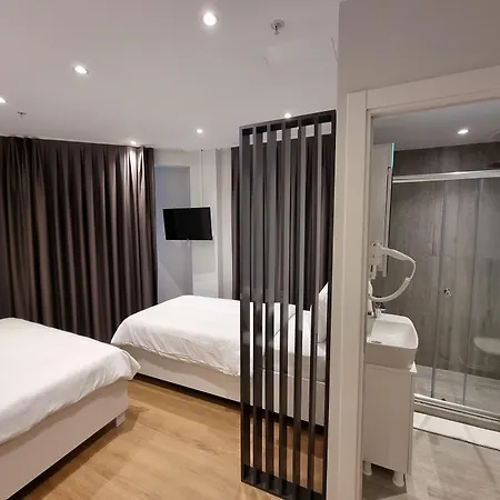 10M2 Hotel-2