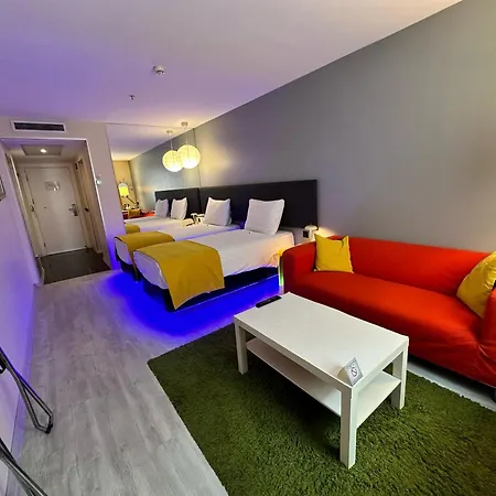 Tempo Suites Airport-3