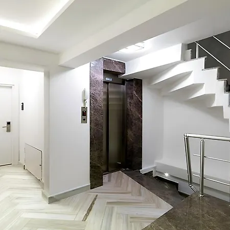 The Place Suit & Apartments-3