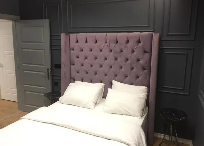 Hola Suites Hotel