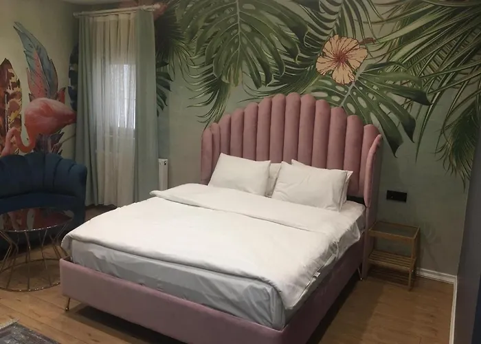 Hola Suites Hotel