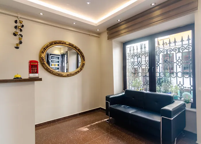 Zendy Suite Hotel