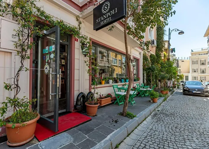 Stanpoli Hostel