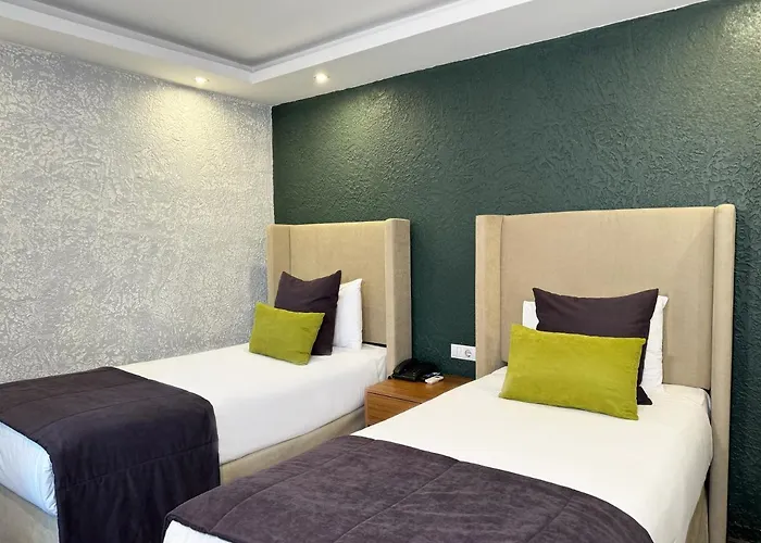 Hoteles cerca de Columna de Constantino