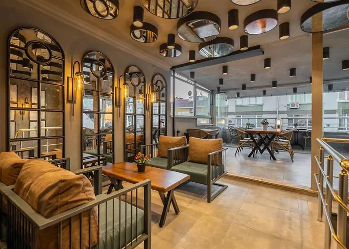 Cube Suites