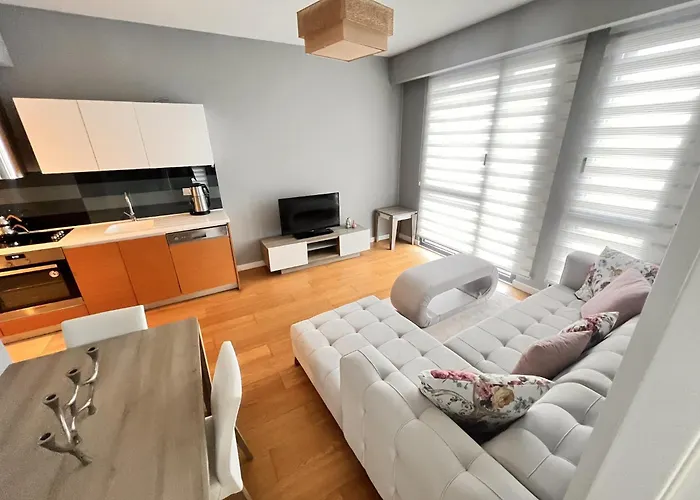 Divan Residence - Güneşli Near Ataköy Metro Station