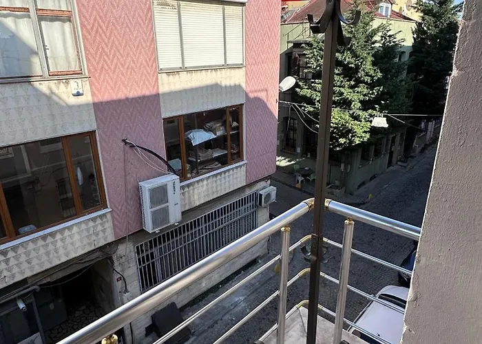 Golden Wood Suites
