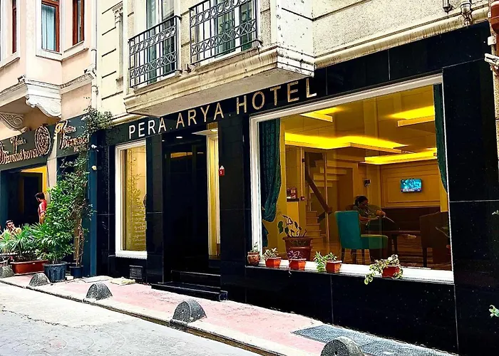 Pera Arya