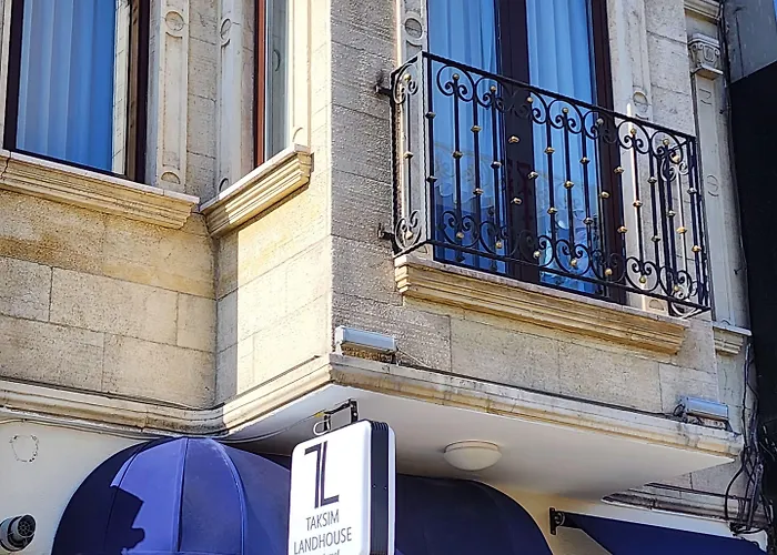 Taksim Landhouse Hotel Central Studio Apartments 1 Min To Taksim