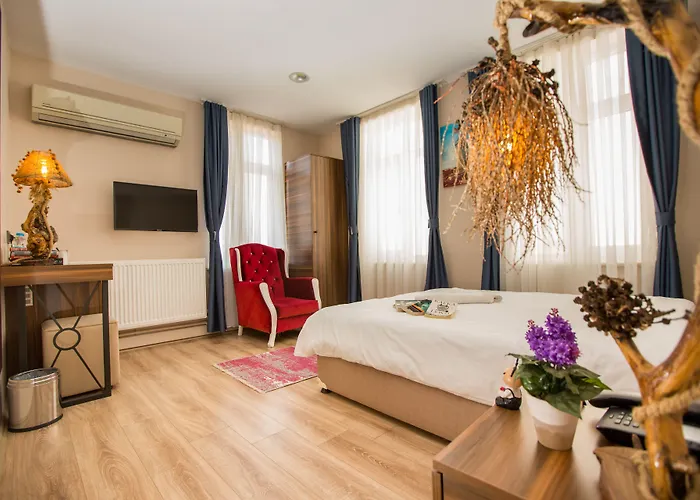 Corner Garden Hotel