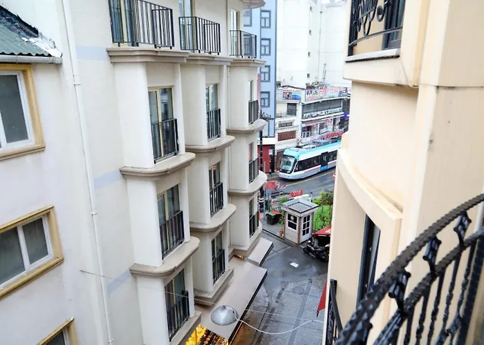 Best Town Hotel