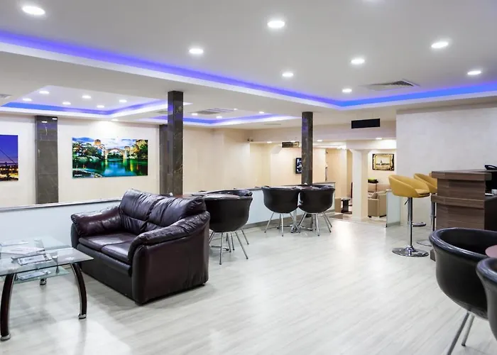Lal Hotel