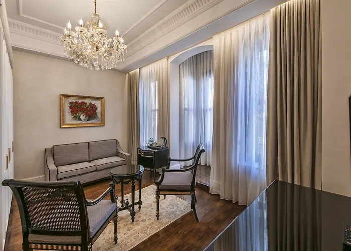 1890 Suites