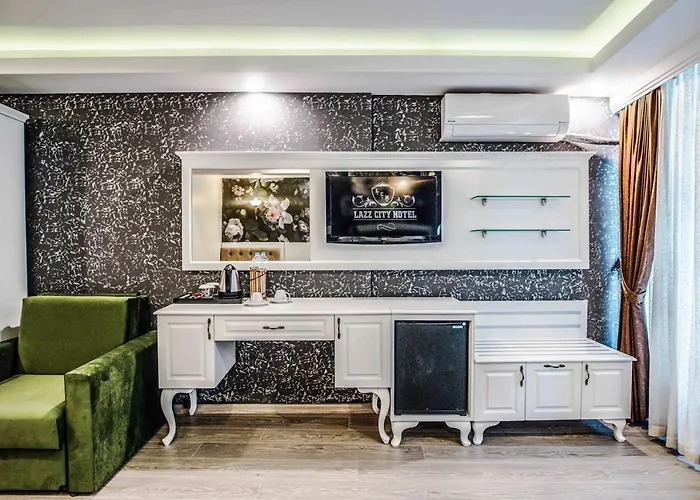 Lazz City Hotel